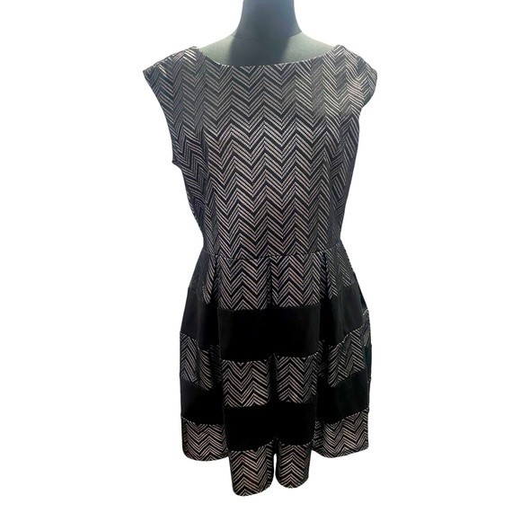 Black & Gray Plus Sizes Cocktail Dress By Tiana B-Size 14